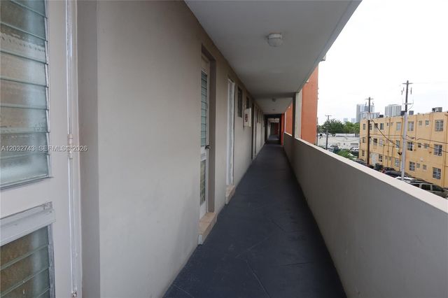 1850 NE 169th St 312, North Miami Beach, FL 33162