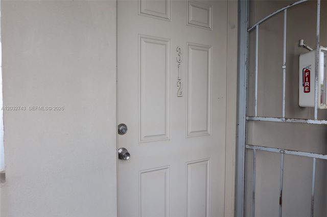 1850 NE 169th St 312, North Miami Beach, FL 33162