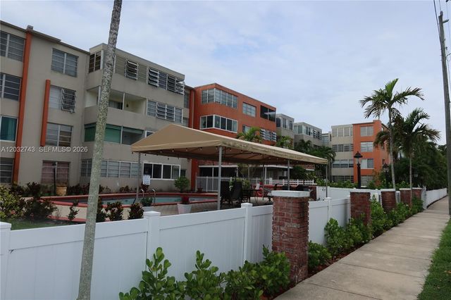 1850 NE 169th St 312, North Miami Beach, FL 33162