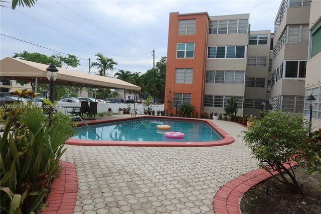 1850 NE 169th St 312, North Miami Beach, FL 33162
