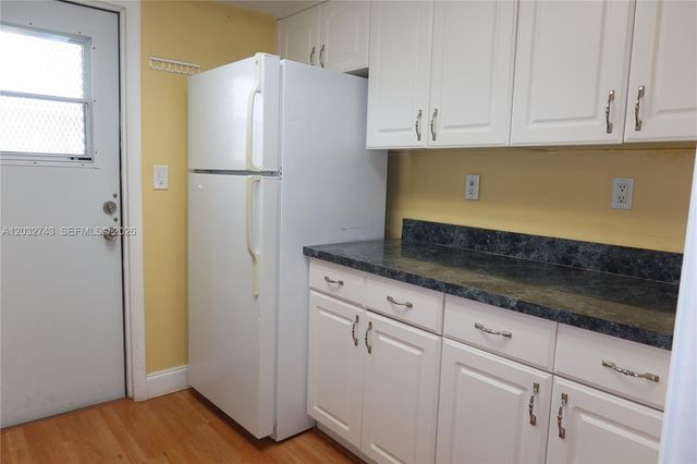 1850 NE 169th St 312, North Miami Beach, FL 33162