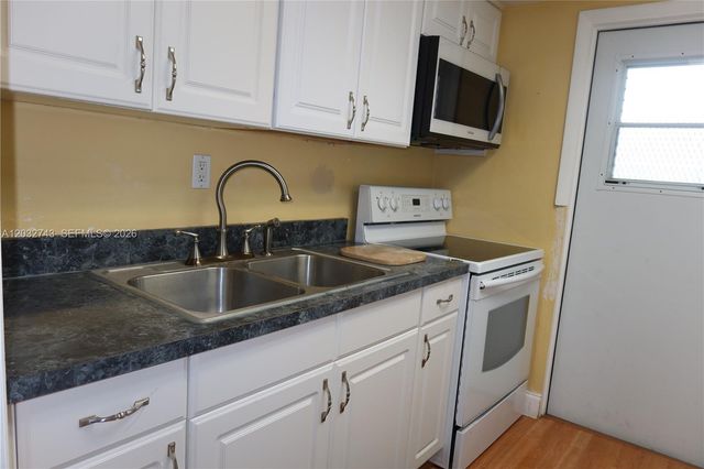 1850 NE 169th St 312, North Miami Beach, FL 33162