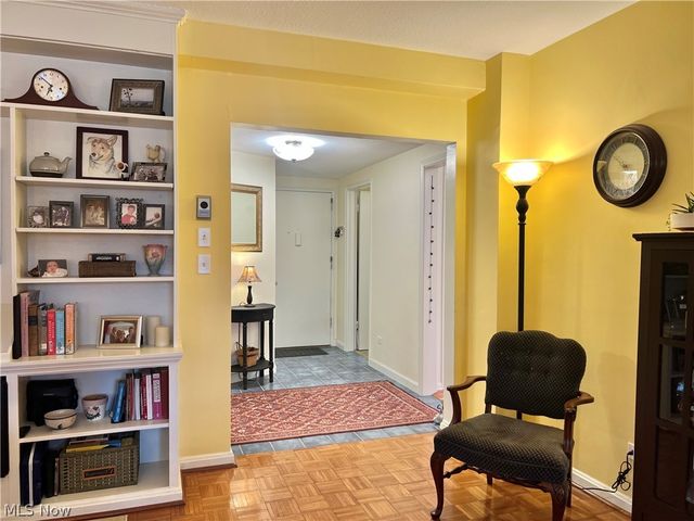 13800 Fairhill Road 105, Shaker Heights, OH 44120