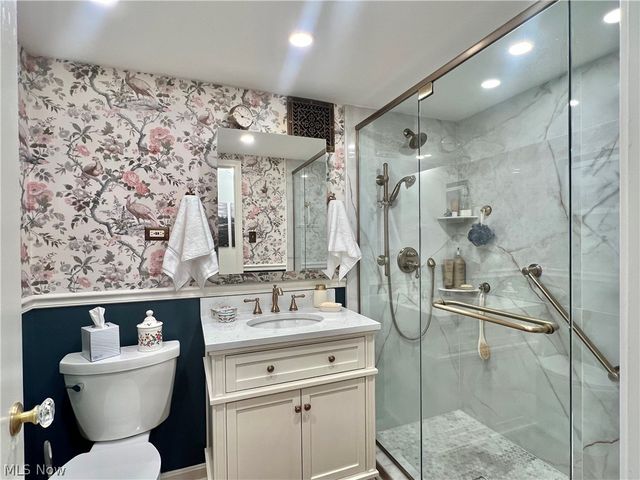 13800 Fairhill Road 105, Shaker Heights, OH 44120