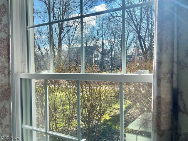 13800 Fairhill Road 105, Shaker Heights, OH 44120