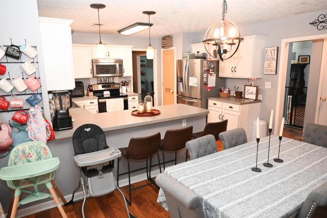 212 Hickory Ridge Lane, Paris, KY 40361