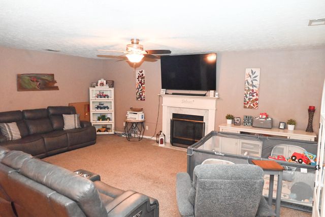 212 Hickory Ridge Lane, Paris, KY 40361