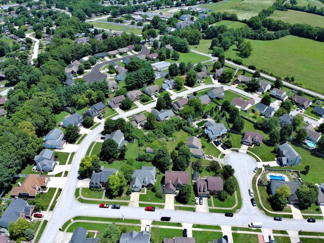 212 Hickory Ridge Lane, Paris, KY 40361
