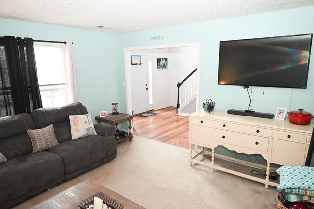 212 Hickory Ridge Lane, Paris, KY 40361