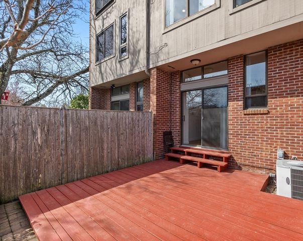 581 Mount Auburn Street 2, Cambridge, MA 02138