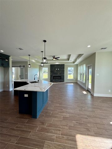 237 Crestview Drive, West Columbia, TX 77486