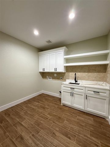 237 Crestview Drive, West Columbia, TX 77486