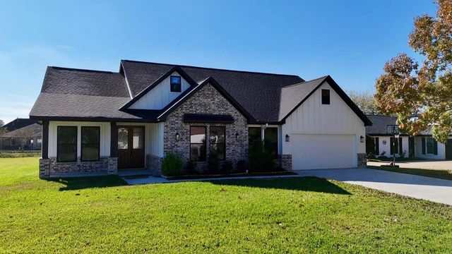 237 Crestview Drive, West Columbia, TX 77486