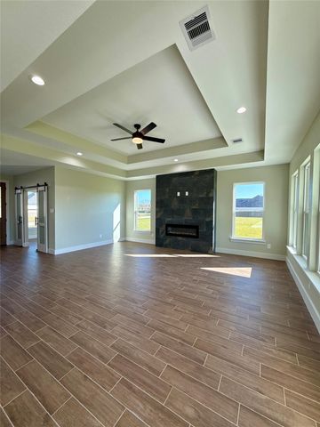 237 Crestview Drive, West Columbia, TX 77486