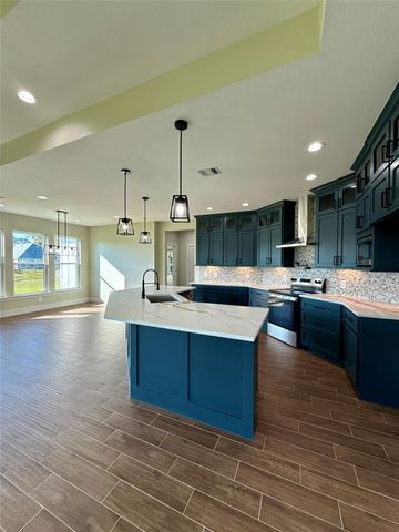 237 Crestview Drive, West Columbia, TX 77486