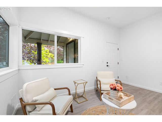 6023 N AMHERST St, Portland, OR 97203