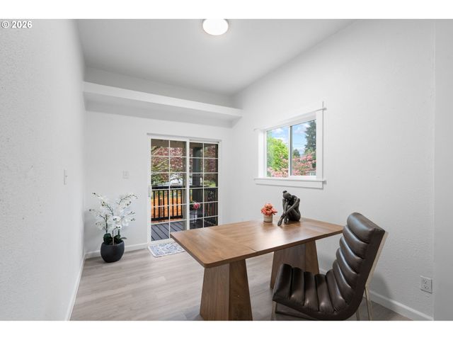 6023 N AMHERST St, Portland, OR 97203