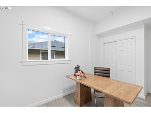 6023 N AMHERST St, Portland, OR 97203