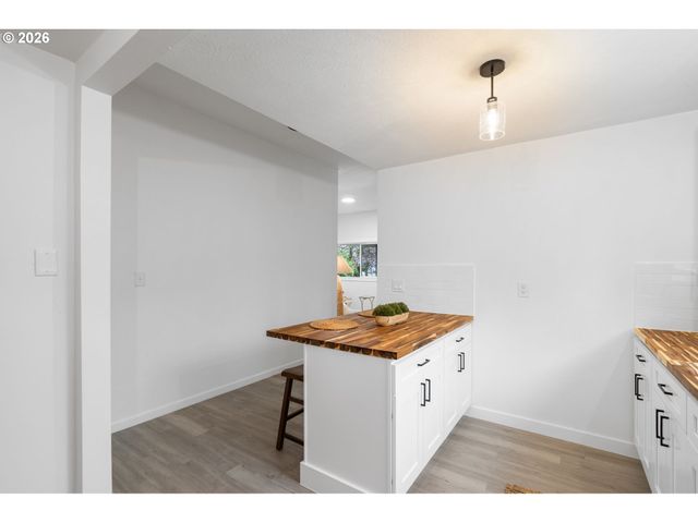 6023 N AMHERST St, Portland, OR 97203