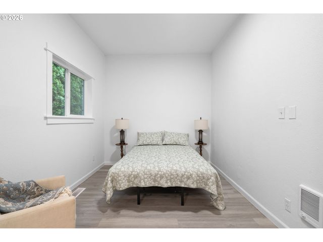 6023 N AMHERST St, Portland, OR 97203