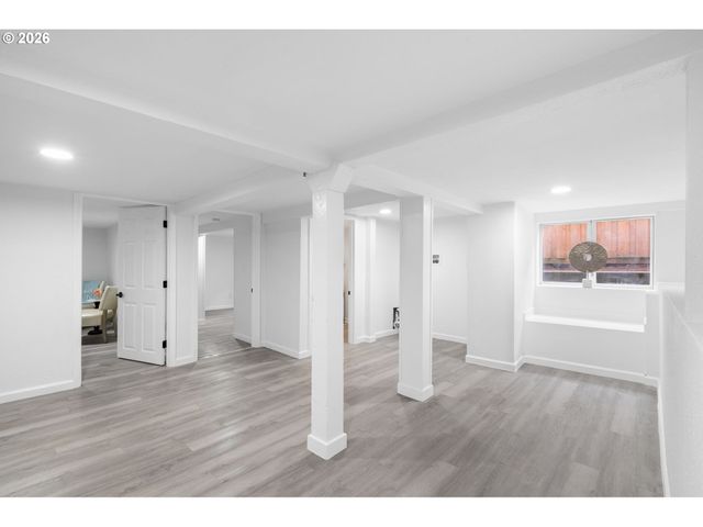 6023 N AMHERST St, Portland, OR 97203