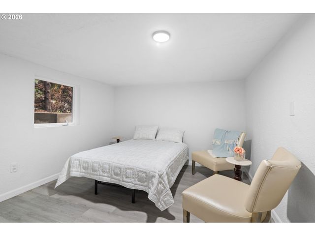 6023 N AMHERST St, Portland, OR 97203