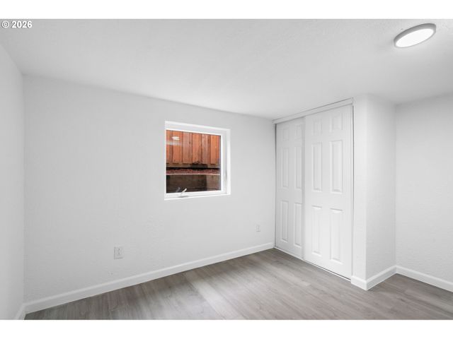 6023 N AMHERST St, Portland, OR 97203