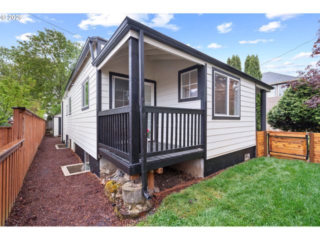 6023 N AMHERST St, Portland, OR 97203