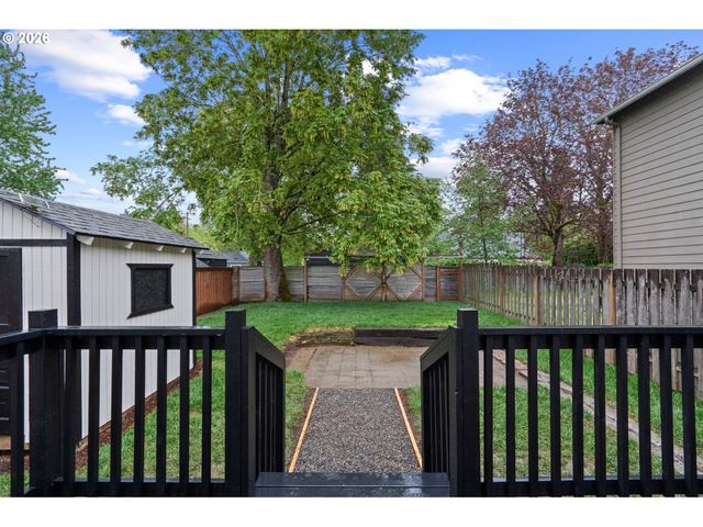 6023 N AMHERST St, Portland, OR 97203