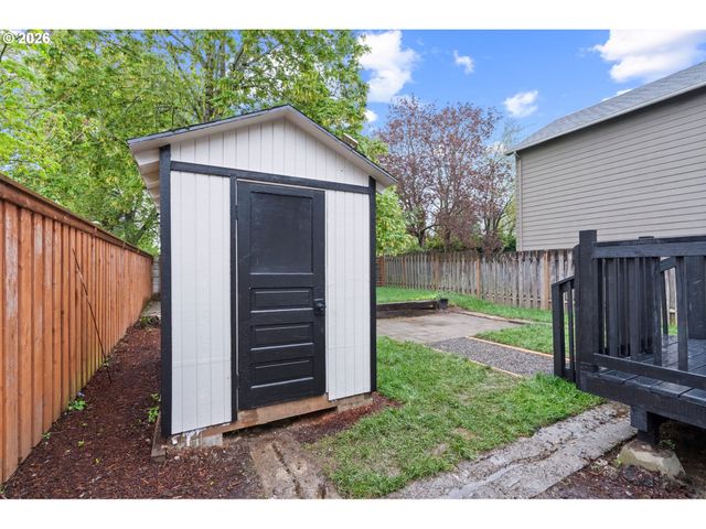 6023 N AMHERST St, Portland, OR 97203