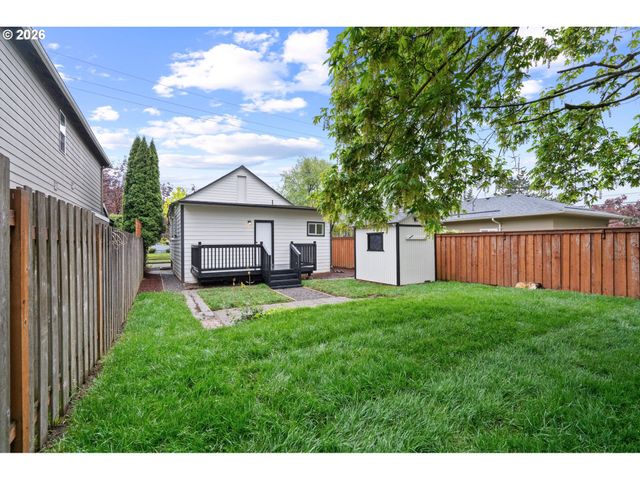 6023 N AMHERST St, Portland, OR 97203