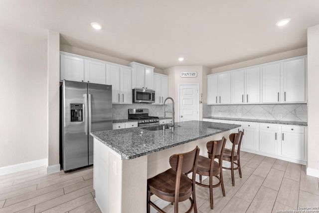 4174 Garden Path, Marion, TX 78124