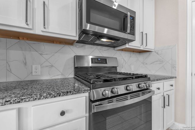 4174 Garden Path, Marion, TX 78124