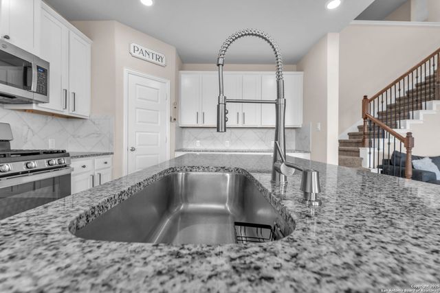 4174 Garden Path, Marion, TX 78124