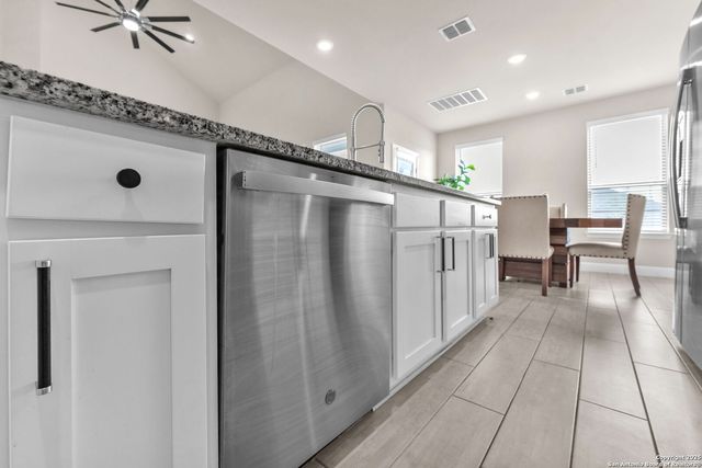 4174 Garden Path, Marion, TX 78124