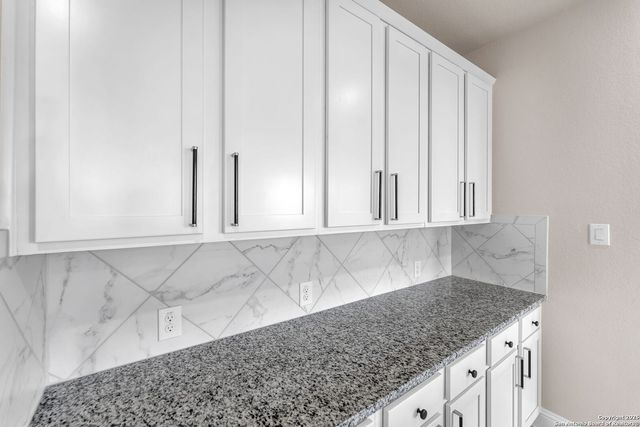 4174 Garden Path, Marion, TX 78124