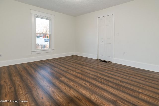 9201 Jefferson Ave, Louisville, KY 40291