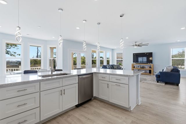 400 Elizabeth Dr., Murrells Inlet, SC 29576