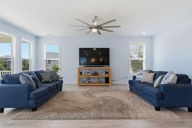 400 Elizabeth Dr., Murrells Inlet, SC 29576