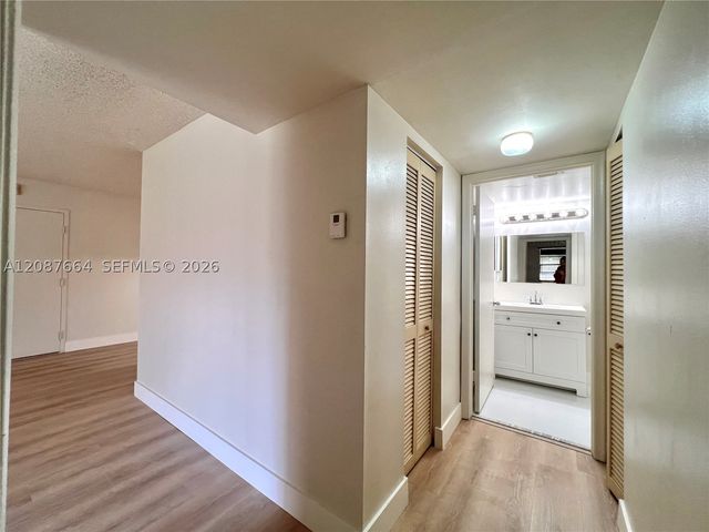 7905 SW 86th St 623, Miami, FL 33143