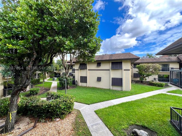 7905 SW 86th St 623, Miami, FL 33143