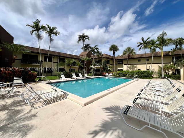 7905 SW 86th St 623, Miami, FL 33143