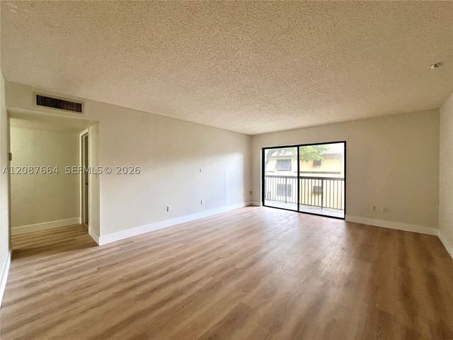 7905 SW 86th St 623, Miami, FL 33143