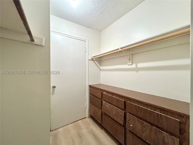 7905 SW 86th St 623, Miami, FL 33143