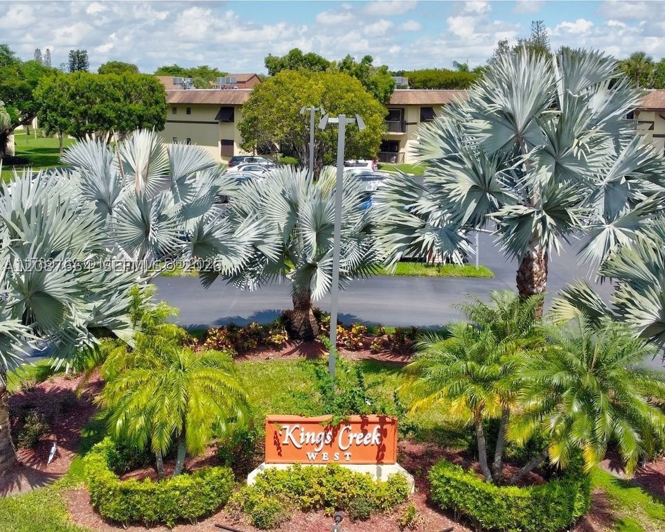 7905 SW 86th St 623, Miami, FL 33143
