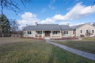 152 Twin Run Rd, Hempfield Twp, PA 15601