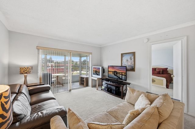 2991 NW 46TH Avenue 303, Lauderdale Lakes, FL 33313