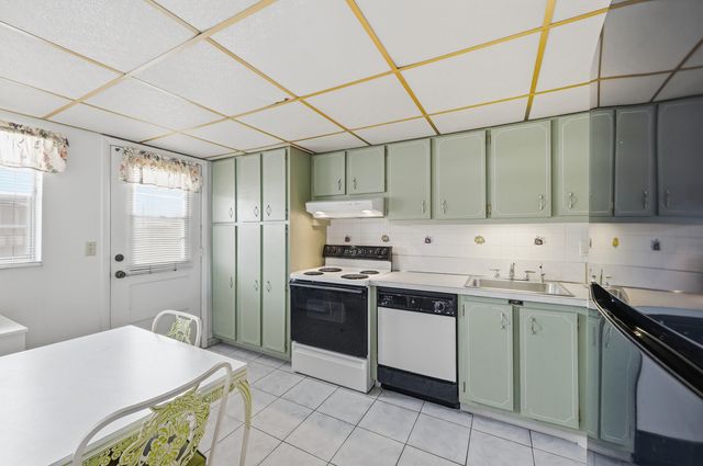 2991 NW 46TH Avenue 303, Lauderdale Lakes, FL 33313