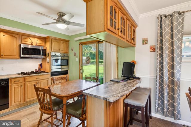 325 ACORN DR, Warminster, PA 18974