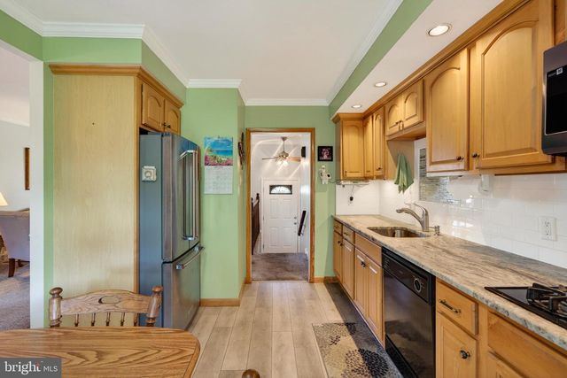 325 ACORN DR, Warminster, PA 18974